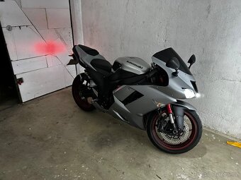 Kawasaki ZX-6R Ninja (2007) – 96,4 kW s ram-air - 8