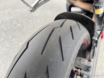 Yamaha YZR-R1 RN19 - 8