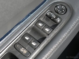 Peugeot 5008 2.0 HDi , 120 kW nafta, 2011 - 8