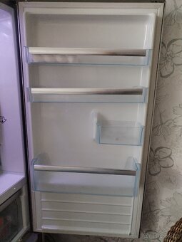 Lednice s mrazákem Panasonic - 8