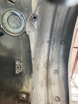 Mercedes W124 ,karoserie - 8