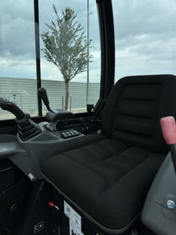 Minibagr YANMAR SV16 - 8