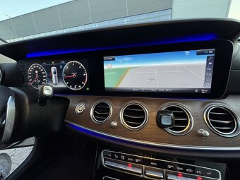 Mercedes Benz E-Class E220D 4matic Alltrain - 8