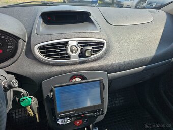 Clio 1,2i 48KW 2010 ČR 87tkm, klima, rádio, SERVO, STK, - 8