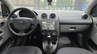 Ford Fiesta - 8
