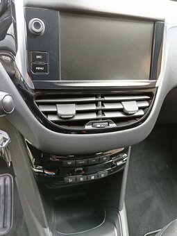 Peugeot 208 allure max.vybava - 8