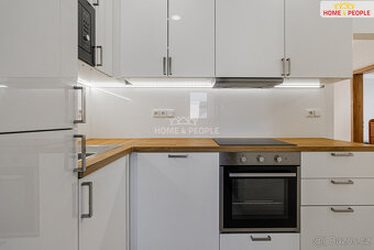 Prodej bytu 2+1, Karlovy Vary - Zeyerova - 8