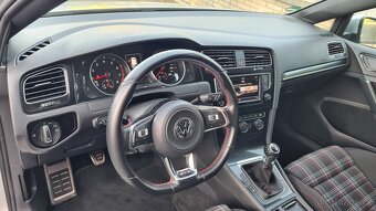 VOLKSWAGEN GOLF 7 GTI - 2,0TSi 162kW - Manuál - 8