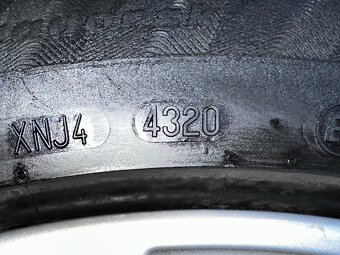Original ALU kola VW Dynamic 18" 7,5J ET40 + 235/50/R18 - 8