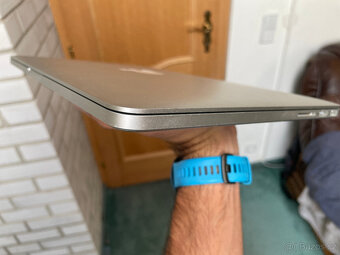 Apple MacBook Pro, Early 2015, i5, 8 GB RAM, 256 GB NVME - 8