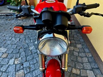 Ducati monster 900 - 8