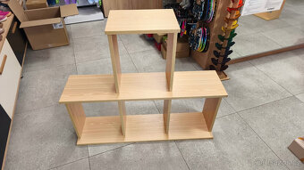 Prodejní stojan + stolek + 2x police - 8