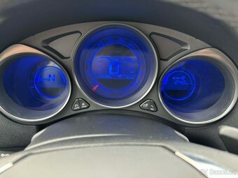 Citroën C4 1.6 HDi 110k Exclusive Start/Stop - 8