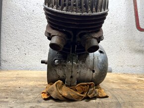 Motor ČZ 150 - 8