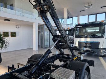 NOVÉ FUSO CANTER + NOSIČ KONTEJNERU 5T - 8