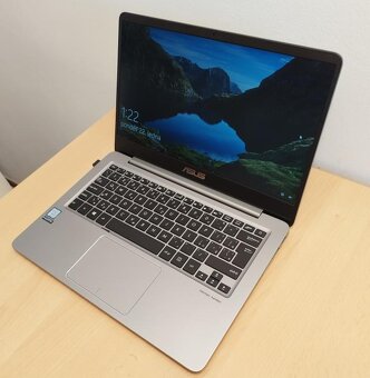 Asus Zenbook 14" - 8