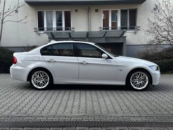 BMW Řada 3 E90 320i 110kW Sedan Navi Aut. klima Šíbr ALU R18 - 8