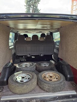 Ford Transit 5 míst - 8