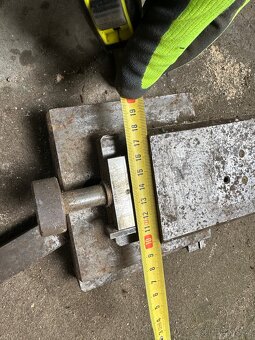 Suport, kuličkový posuv,univerzala 250,160,130 - 8