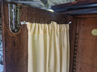 Dřevěná skříň s policemi, stará práce - 8