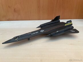 Létající pevnosti - modely letadel (1:144,1:200) - 8