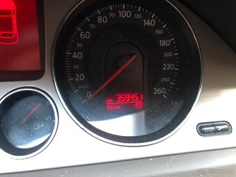 VW Passat 2.0 b6 - 8