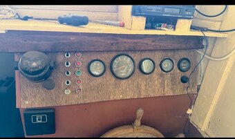 Motorová kajutová loď 7.6 m - 8