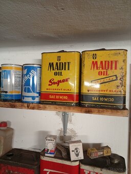 Retro plechovky a dekorace - 8