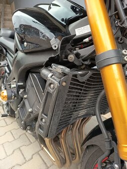 Prodám Yamaha FZ8 S - 8