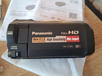 Vysoce kvalitní video kamera - 8