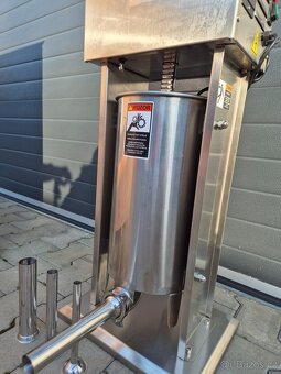 ELEKTRICKÁ PLNIČKA KLOBÁS 10 L SILNÁ PROFI - 8