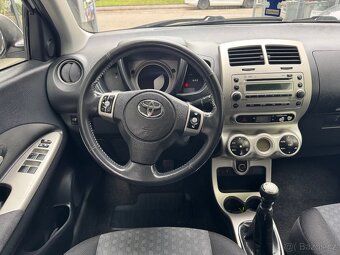 Toyota Urban Cruiser 1,3 VVTi 74 kW, serviska - 8