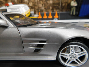 model auta Mercedes  SLS AMG  1:18 - 8