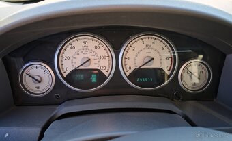 CHRYSLER TOWN & COUNTRY TOURING 2010 - 8