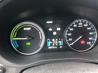 Mitsubishi Outlander Phev - 8