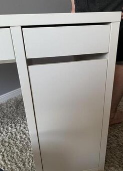 Prodám psací stůl IKEA MICKE - 8
