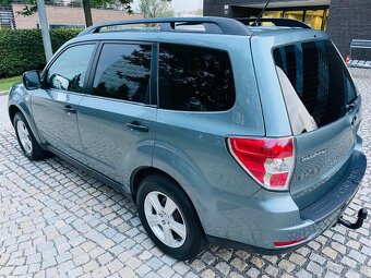SUBARU FORESTER 2.0i 4x4 AUT TAŽNÉ SERVISKA - 8