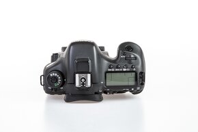 Canon EOS 7D Mark II - 8