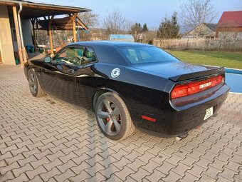 Dodge Challanger 6.1 SRT8 - 8