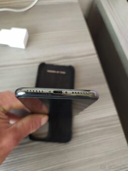 Prodam či vymenim Apple X-64GB-mnoho příslušenství k němu - 8