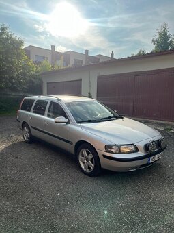 Volvo V70 D5 120kw - 8
