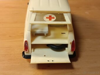 Staré autíčko Škoda 1203 KDN - 8