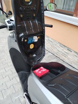 Prodám Honda SH 300 - 8
