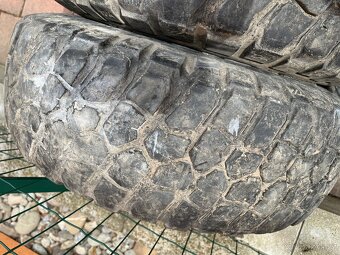 235/75 r15 Mud terrain - 8