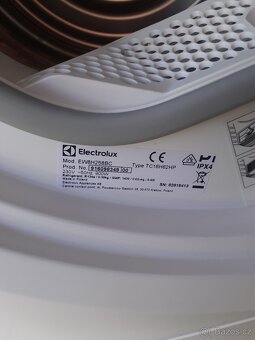 Sušička Electrolux Perfectcare 800. 1,5 roku stará-jako nová - 8