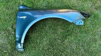 VW TOUAREG 7L - PŘEDNÍ PRAVÝ BLATNÍK - 8