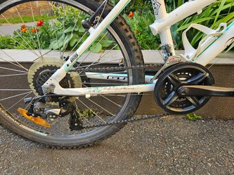 Dětské dívčí kolo GT 24" - 8