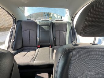 Prodám Mercedes-Benz E240 V6 - 8