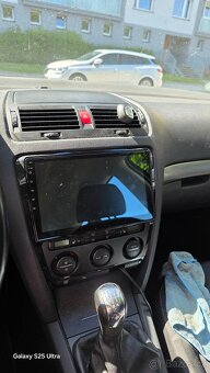 Škoda Octavia II 1.6 FSI - 8