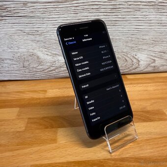 iPhone 8 256GB, černý (12 měsíců záruka) - 8
